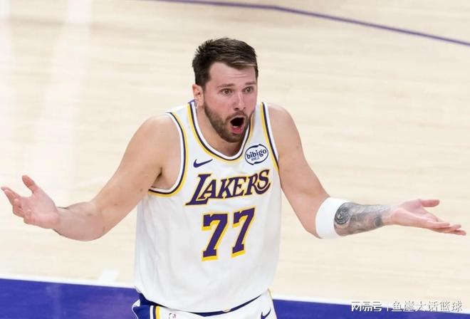 湖人防守压制尼克斯 布伦森失误成关键