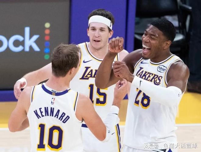 湖人防守压制尼克斯 布伦森失误成关键