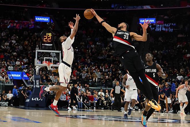 快船遭遇两连败加兰低迷成关键败因开拓者抢回