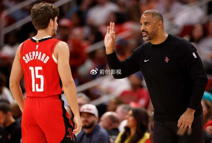 火箭主帅乌度卡遭媒体集体质疑 战术僵化引争议