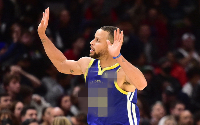 库里VS布克生死战 勇士太阳争夺西部第八席位