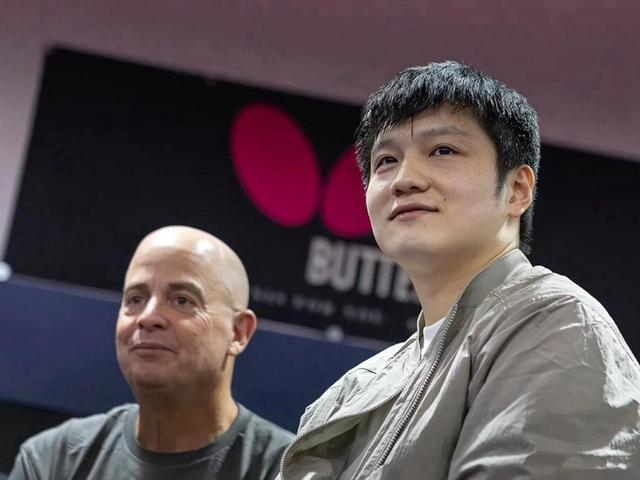 樊振东退出世乒赛却获日美高度赞誉，多领域成